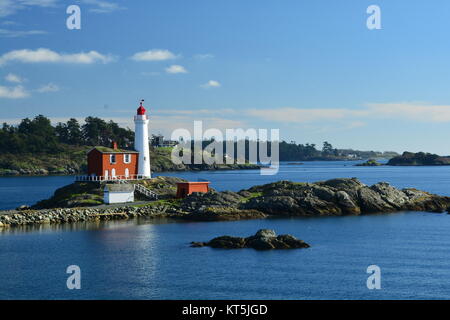 Fisgard Leuchtturm am Fort Rodd Hill National Historic Park in Victoria, BC, Kanada. Stockfoto