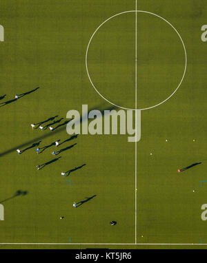 Gustav Hoffmann Stadion, Fußball Training grünes Gras Feld. Center Circle, Fußball, Kleve, Niederrhein, Nordrhein-Westfalen, Deutschland, Europa Stockfoto