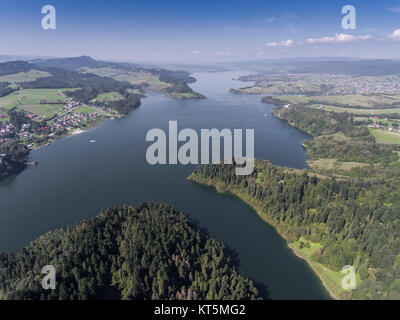 Panorama von Pieniny Czorsztyn See und hohen Tatra - Polen. Ansicht von oben. Stockfoto