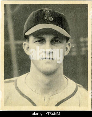 Stan Musial, einer der größten Baseballspieler, ist in seiner Bowman-Karte 1948 zu sehen. Die Karte zeigt den legendären Outfielder der St. Louis Cardinals, der für seine außergewöhnlichen Schlagfähigkeiten und seine Karriere in der Hall of Fame bekannt ist. Stockfoto