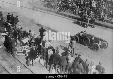 Starten Vanderbilt Cup Rennen, 1914 Stockfoto