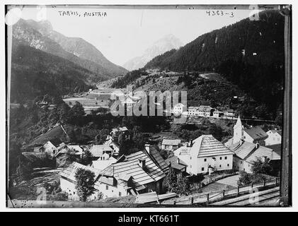 Tarvis, eine Stadt in Österreich, ist bekannt für seine malerische Landschaft und historische Bedeutung. Es liegt in der Nähe der Grenzen von Italien und Slowenien und bietet eine einzigartige Mischung aus kulturellen Einflüssen. Stockfoto