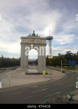 Arco de la Victoria y Faro de Moncloa Stockfoto