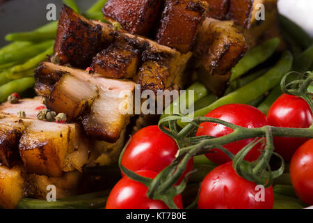 Knusprig Braten vom Grill Stockfoto