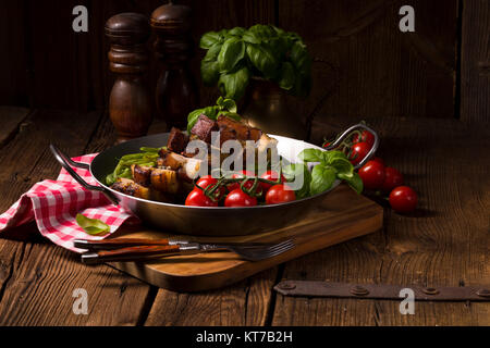 Knusprig Braten vom Grill Stockfoto