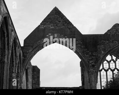 St. Peter Kirche in Bristol in Schwarz und Weiß ruiniert Stockfoto