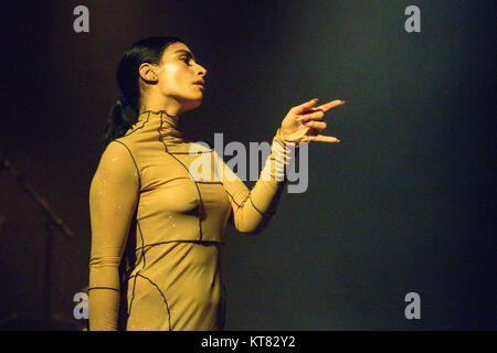 Die iranische Sängerin Sevdaliza führt ein Live Konzert im Parkteatret in Oslo. Norwegen, 15.05.2017. Stockfoto