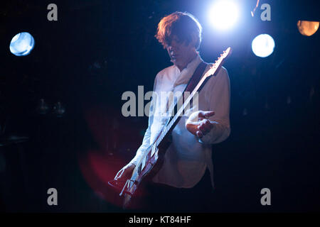 Der amerikanische Sänger, Songwriter und Musiker Thurston Moore ist am besten als Sänger und Gitarrist der Rockband Sonic Youth bekannt. Hier Thurston Moore führt ein Live Konzert mit den Thurston Moore Band bei John Dee in Oslo. Norwegen, 15/11 2015. Stockfoto