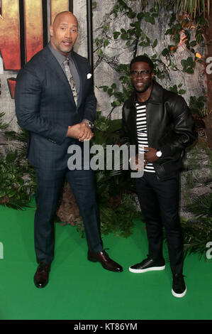 Dec 7, 2017 - Dwayne Johnson und Kevin Hart an "Jumanji: Willkommen im Dschungel" UK Premiere Vue West End, den Leicester Square in London, England Stockfoto