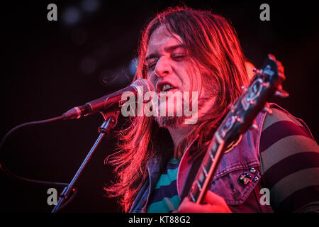 Die englische Doom-Metal-Band Electric Wizard führt ein live-Konzert in der Arena-Bühne beim Roskilde Festival 2014. Hier sieht man Sänger und Gitarrist Jus Oborn live auf der Bühne. Dänemark, 03/07-2014. Stockfoto