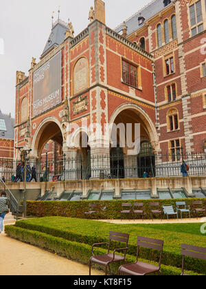 Rijksmuseum durch P J H Cuypers (1885), dem Museumplein (Museumsplatz), Amsterdam, Holland Stockfoto