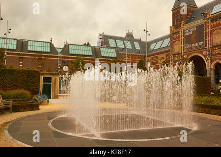 Rijksmuseum durch P J H Cuypers (1885), dem Museumplein (Museumsplatz), Amsterdam, Holland Stockfoto