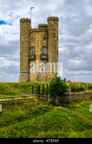 Broadway Tower, ein 3-stöckiges Stein Torheit von Capability Brown konzipiert und von James Wyatt entworfen, in der Nähe von Broadway in den Cotswolds, England Stockfoto