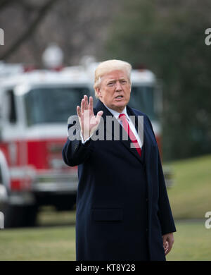 Washington DC, 22. Dezember 2017, USA: Präsident J Donald Trump Blätter des Weißen Hauses zu seinem Winterquartier in Mar-a-Largo, Florida. Patsy Lynch/Alamy Stockfoto