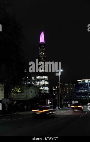 London, Großbritannien. 22 Dez, 2017. Der Shard und der Tower Bridge. Credit: Claire Doherty/Alamy leben Nachrichten Stockfoto