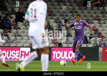 Toulouse (Frankreich), 29.November 2017 französische Fußballsport Meisterschaft Ligue 1 Saison 2017-2018 Toulouse FC gegen OGC Nizza IVSS DIOP Credit: Sebastien Lapeyrere/Alamy Leben Nachrichten. Stockfoto