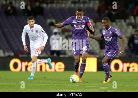 Toulouse (Frankreich), 29.November 2017 französische Fußballsport Meisterschaft Ligue 1 Saison 2017-2018 Toulouse FC gegen OGC Nizza IVSS DIOP Credit: Sebastien Lapeyrere/Alamy Leben Nachrichten. Stockfoto