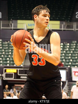 Hawaii, USA. 23 Dez, 2017. Dezember 23, 2017 - Princeton Tigers freuen Sebastian Viel (33) Während des Spiels zwischen Princeton Tigers und die Akron Reißverschlüsse an der Hawaiian Airlines Diamond Head Classic in der Stan Polizeichef-Mitte auf dem Campus der Universität von Hawaii in Honolulu, Hawaii - Michael Sullivan/CSM Credit: Cal Sport Media/Alamy leben Nachrichten Stockfoto