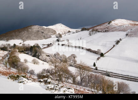 Helmeth Hill, Caer Caradoc und Hope Bowdler, von Hazler Hill im Winter gesehen, Church Stretton, Shropshire, England, Großbritannien Stockfoto