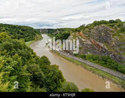 Blick von Clifton Suspension Bridge in Richtung Avon Gorge und Avonouth Stockfoto