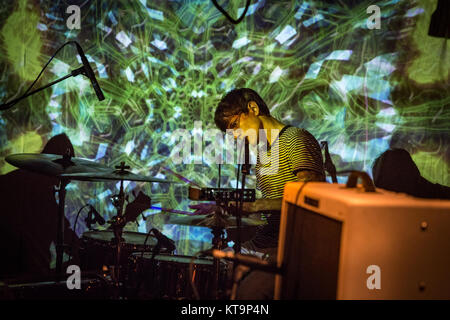 Die finnische Rockband Black Lizard führt ein Live Konzert in Huset als Teil von Kopenhagen Psych Fest 2015. Hier Schlagzeuger Onni Nieminen wird gesehen, live auf der Bühne. Dänemark, 11/09 2015. Stockfoto