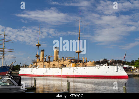 Die USS Olympia (C-6), Penn's Landing Marina, Philadelphia, Pennsylvania, United States. Stockfoto