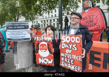 Die Demonstranten auf der 5000 Tag der illegalen Haft Shaker Aamer in Guantanamo, Anruf für seine Freilassung ohne weitere Verzögerung, nachdem Obama verkündete er 30 Tage frei wäre. Er könnte morgen nach Hause geschickt werden. Stockfoto