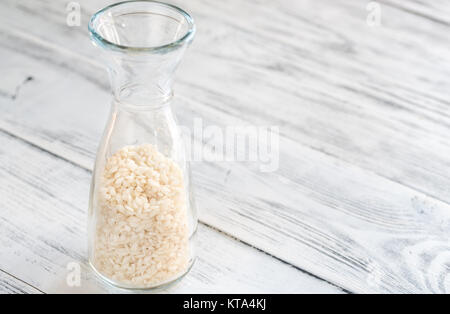 Arborio Reis in der Flasche Stockfoto