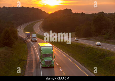 AUTOMOTIVE VERKEHR AUTOBAHN 80 JEFFERSON COUNTY PENNSYLVANIA USA Stockfoto