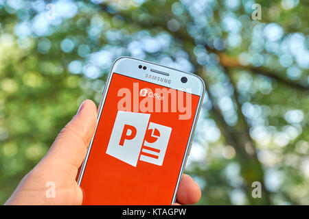MONTREAL, KANADA - 23. MAI 2016 - Microsoft Office PowerPoint Anwendung auf Samsung S7. Stockfoto