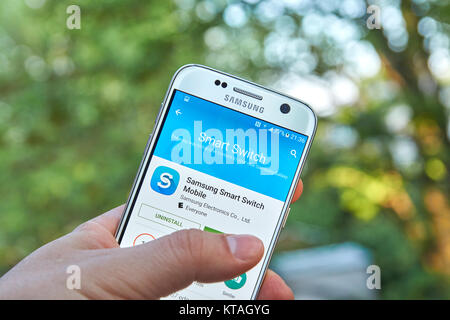 MONTREAL, KANADA - 23. MAI 2016: Smart Switch Anwendung auf Samsung S7-Bildschirm. Samsung Smart Switch ist ein einfach zu bedienendes Tool für die Übertragung von Inhalten Stockfoto