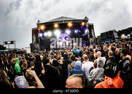 Enthusiastisch heavy metal fans verrückt an den skandinavischen Heavy Metal Festival Copenhell 2016 in Kopenhagen. Dänemark, 23/06 2016. Stockfoto