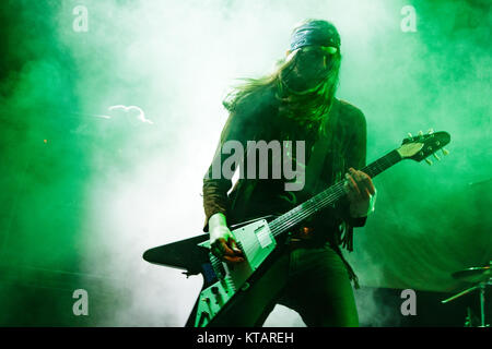 Die schwedische Stoner und doom metal band Monolord führt live Konzert in der dänischen Heavy Metal Festival Copenhell 2015 in Kopenhagen. Hier Sänger und Gitarrist Thomas V. Jäger gesehen wird live auf der Bühne. Dänemark, 19/06 2015. Stockfoto