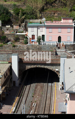 Riomaggiore - eine der Städte der Cinque Terre in Italien Stockfoto