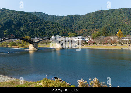 Holz- gewölbt Fußgängerzone Kintai Brücke in Japan Stockfoto