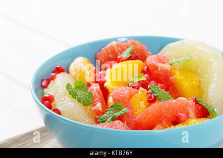 Zitrusfrüchte und Granatapfel Salat Stockfoto