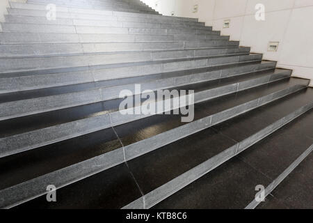 Details von Geländer und Treppen von einem modernen Gebäude Stockfoto