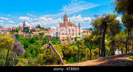 Vista de la ciudad de Segovia con su catedral. Castilla León. España. Stockfoto