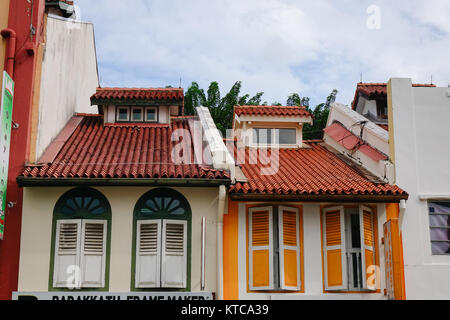 Singapur - Dec 14, 2015. Alte Gebäude in Little India, Singapur entfernt. Little India ist das Zentrum für die großen indischen Gemeinschaft in Singapur. Stockfoto