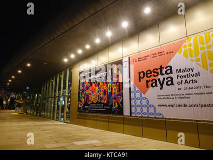 Singapur - May 12, 2017. In einer U-Bahn Station bei Nacht in Singapur. Singapur ist eines der beliebtesten Reiseziele der Welt. Stockfoto