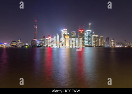 2012: Shanghai Pudong als Vom Bund in Shanghai, China Stockfoto