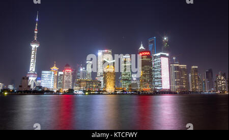 2012: Shanghai Pudong als Vom Bund in Shanghai, China Stockfoto