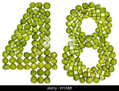 Arabische Zahlen 48, 48, von grünen Erbsen, auf weißem Hintergrund Stockfoto