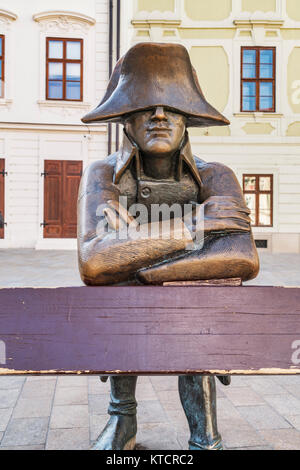 Die Skulptur des napoleonischen Soldaten befindet sich auf dem Hauptplatz in Bratislava, Slowakei, Europa Stockfoto