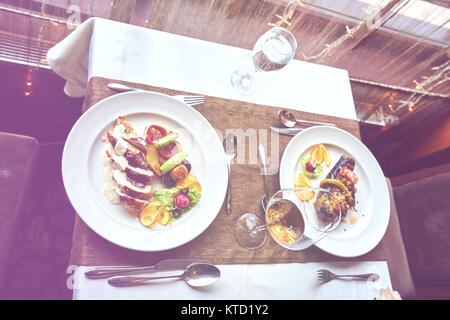 Gemischte Küche im modernen Restaurant, urlaub Konzept Stockfoto