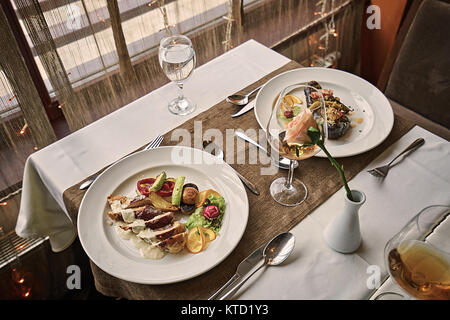 Gemischte Küche im modernen Restaurant, urlaub Konzept Stockfoto