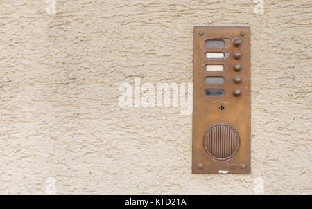 Alte vintage Klingel mit Gegensprechanlage Stockfoto