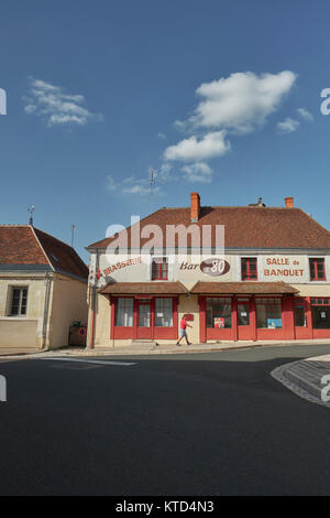 Die ruhige Stadt Zentrum von genille in das Tal der Loire in der Nähe von Nogent-le-Rotrou Frankreich. Stockfoto