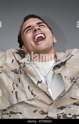 Erfolgreiche Junge männliche Soldaten Stockfoto