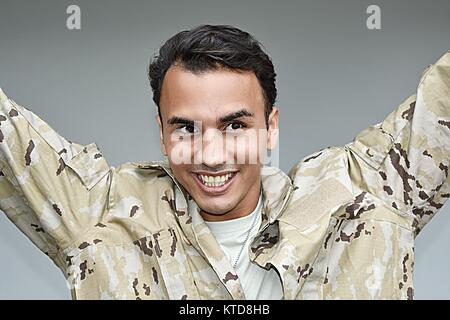 Erfolgreiche Hispanic männlichen Soldaten Stockfoto